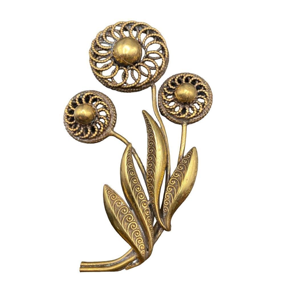 Retro large three flower brass pin detailed leaves strong clasp